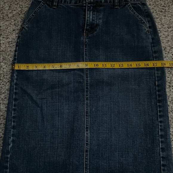 Vintage Gap Denim Skirt Size 2 straight pencil cut, Below Knee, high rear slit - Picture 7 of 8